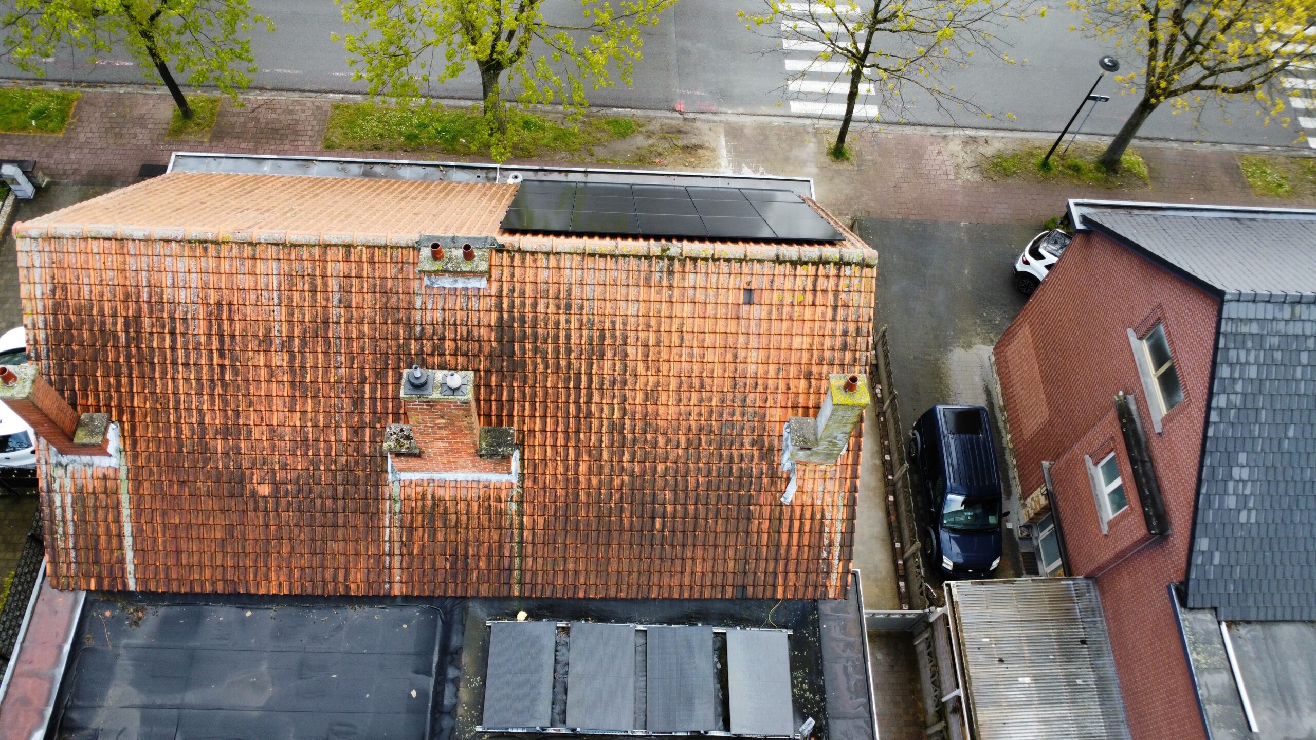 Dakwerken in Machelen: situatie voor de werken