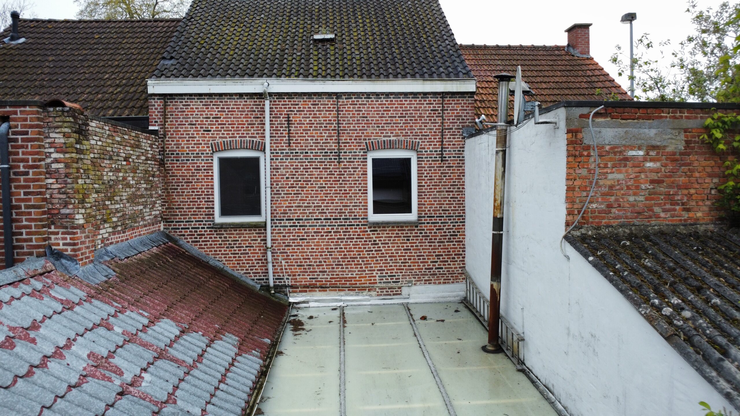 Dakwerken Hamme met antraciet pannen, foto 1