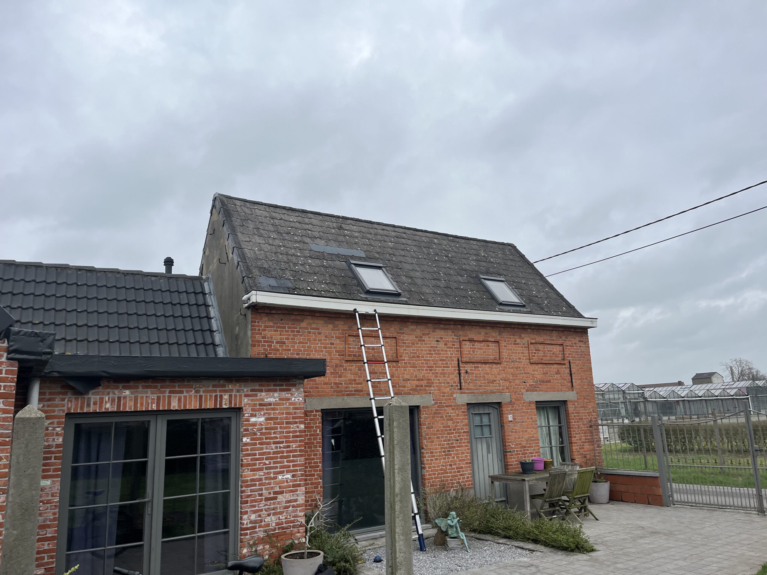 Dakwerken in Lochristi: situatie voor de werken