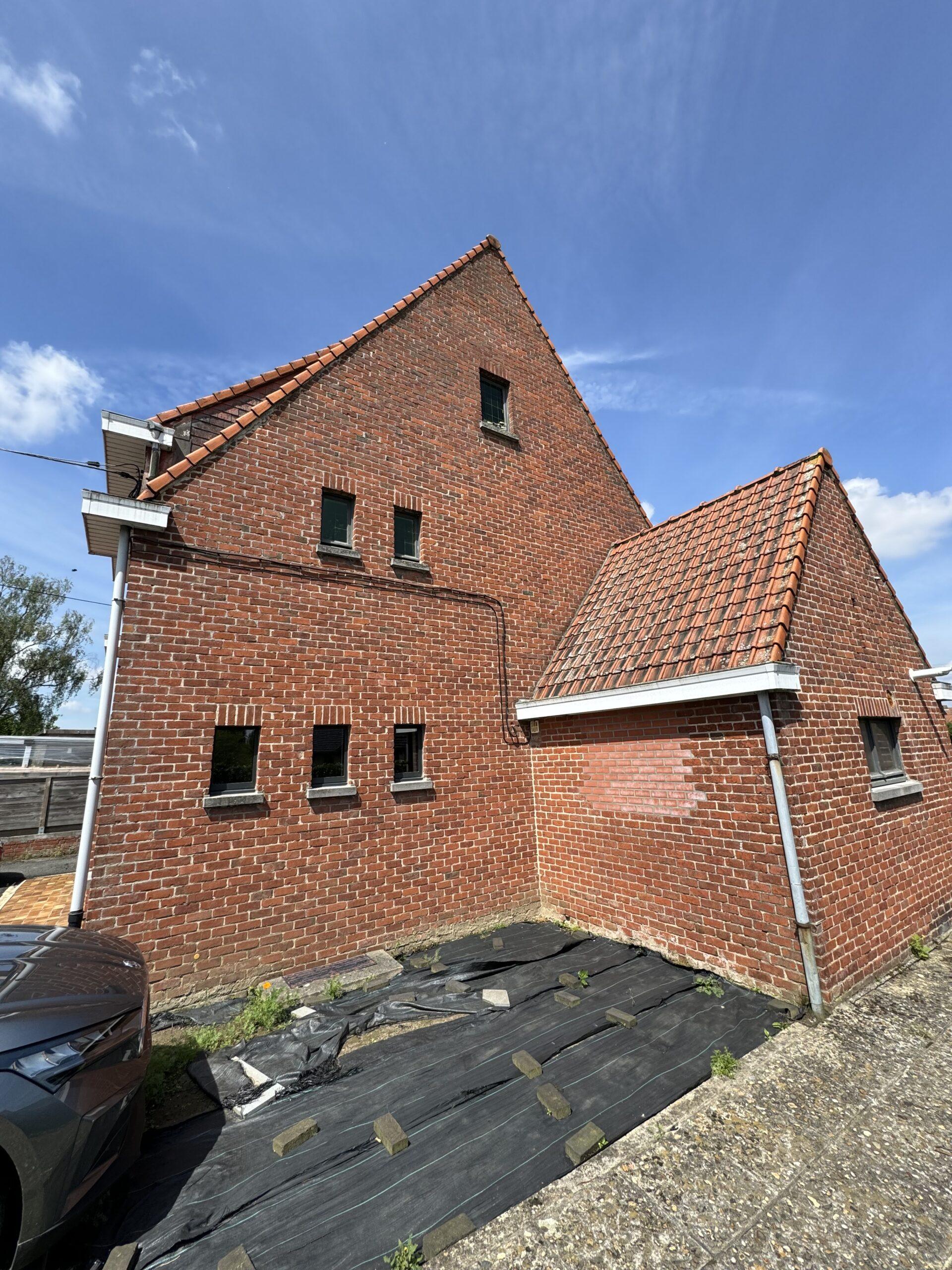 Gevelwerken in Wervik: situatie voor de werken