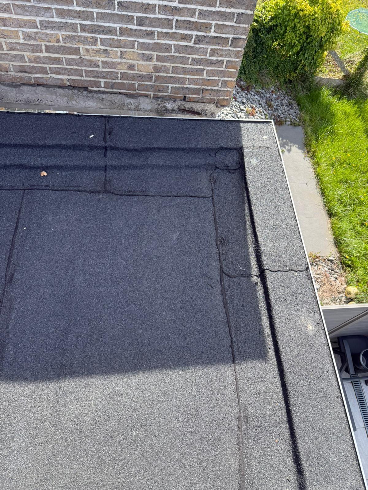 Hoek van het plat dak in Ninove met nieuw dakrandprofiel